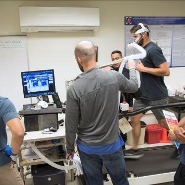 Kinesiology students in the Human Performance Lab.