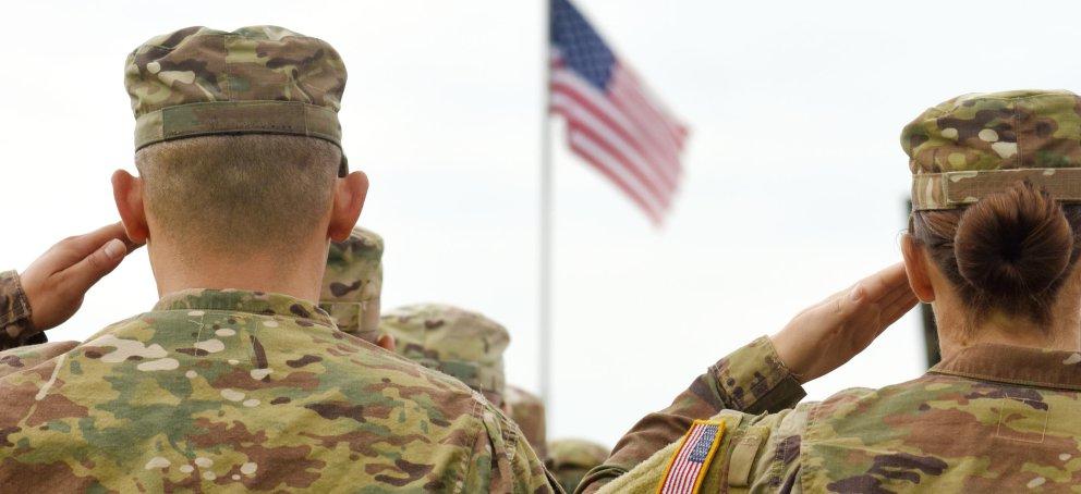 soldiers saluting